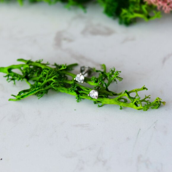 Small crystal zirconia kids studs - Picture 4 of 6